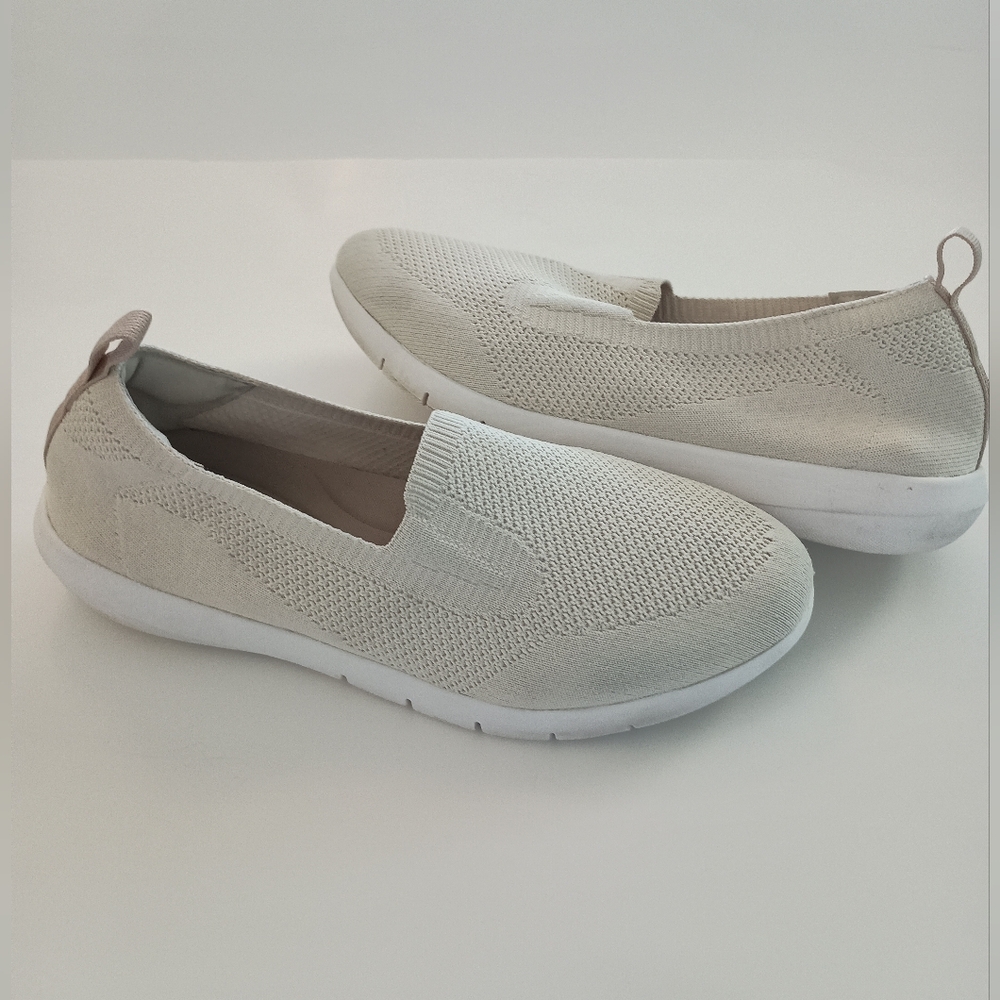 Easy Spirit Ladies Cream Fabric Slip-Ons Sz 11M - Picture 2 of 6